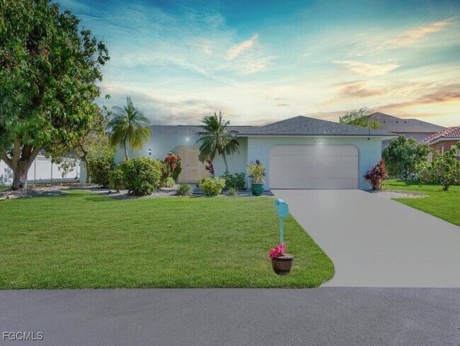 Building Photo - 908 SE 35th Terrace