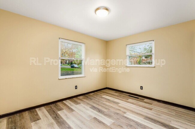 Building Photo - 264 Broadmeadows