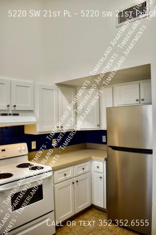 Building Photo - 5220 SW 21st Pl