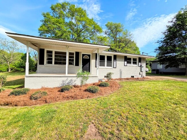 Building Photo - 3 Bedroom 1 Bath Brick Home - West Pelzer