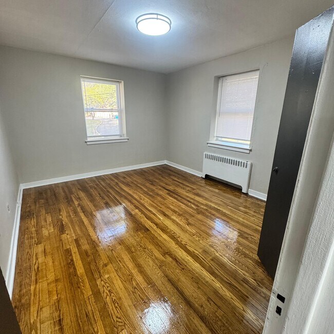 Building Photo - 2028 Lorraine Rd