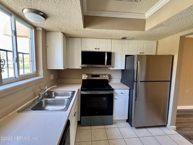 Building Photo - 6654 Bell Tower Ct