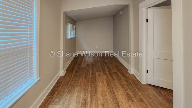 Building Photo - Cute little 2 BR / 1 BA up for lease!