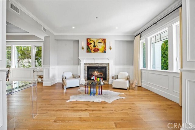 Building Photo - 12439 Kling St