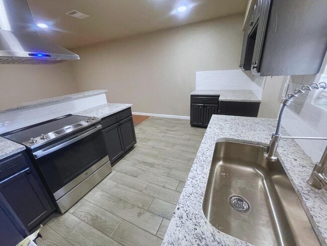 Building Photo - 178 Fennel Dr