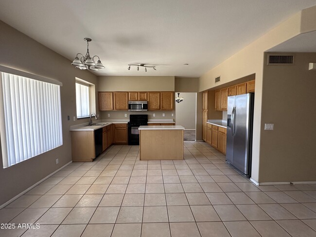 Building Photo - 11337 W Dana Ln