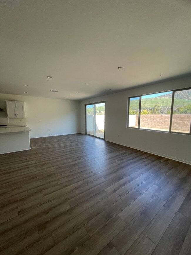 Building Photo - 21672 Thomas Ct