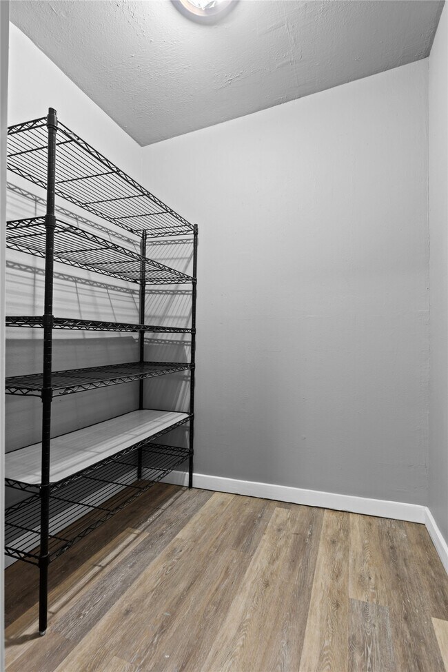 Building Photo - 1910 Stringtown Rd