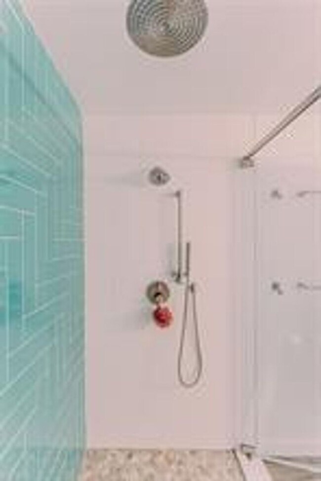 Building Photo - Gorgeous 4 bed, 3 bath in Great Bridge!