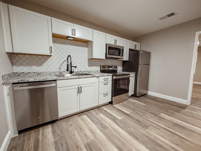 Building Photo - 9871 Guidy Ln