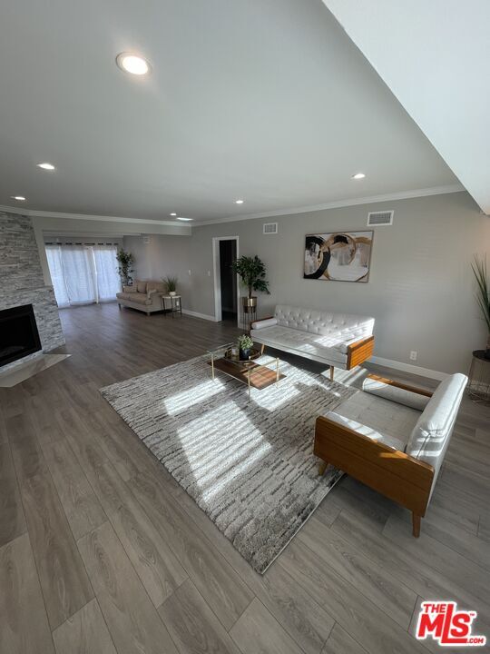 Building Photo - 4439 Don Zarembo Dr