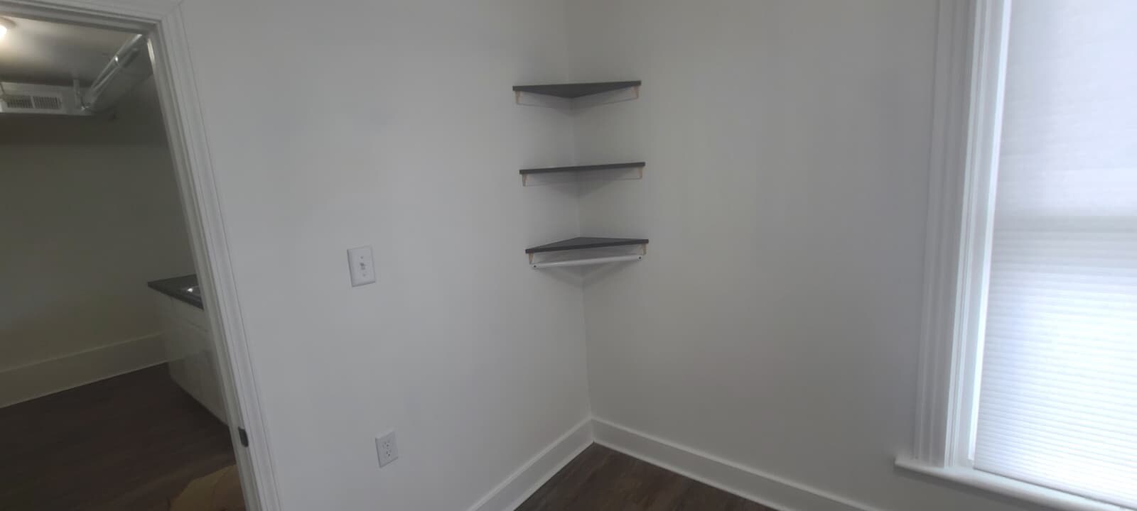 Building Photo - 143 W 1st St