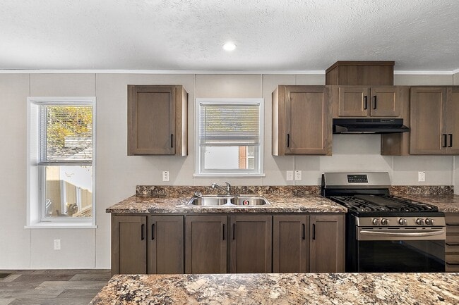 Building Photo - 687 Elmdale Ln