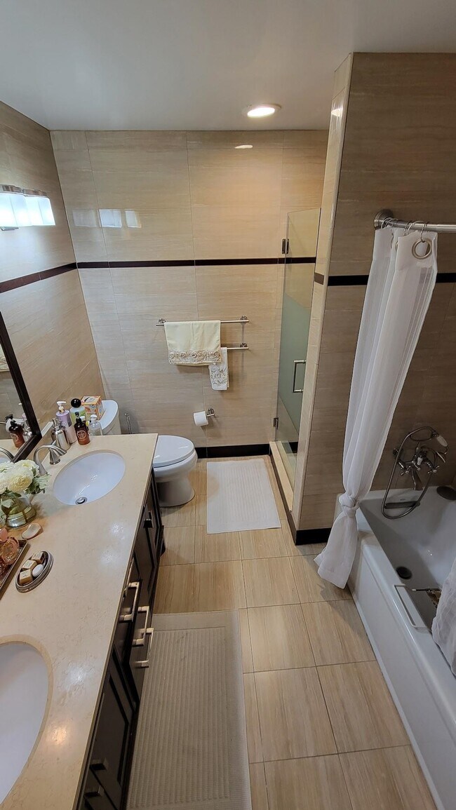 Building Photo - 780 River Rd