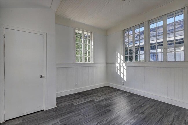 Building Photo - 1183 Holt Ave