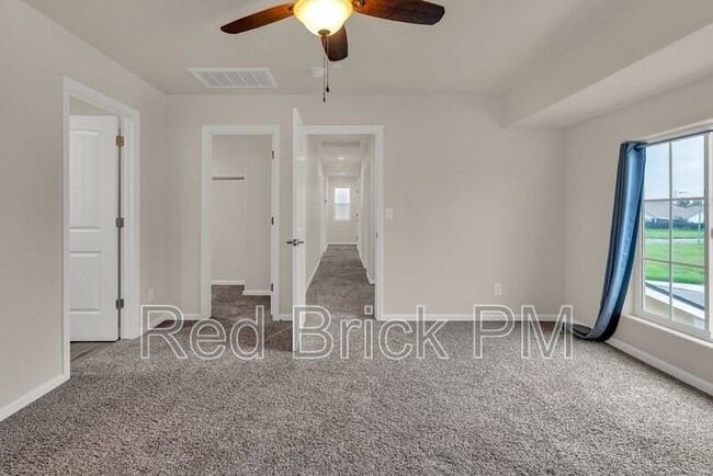 Building Photo - 3665 Venice Ave