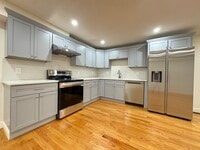 Building Photo - 298 Washington St