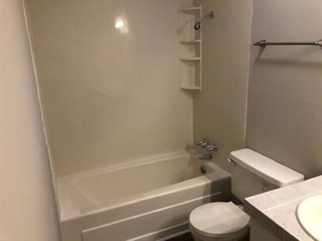 Building Photo - 539 Woodland Hills Pl