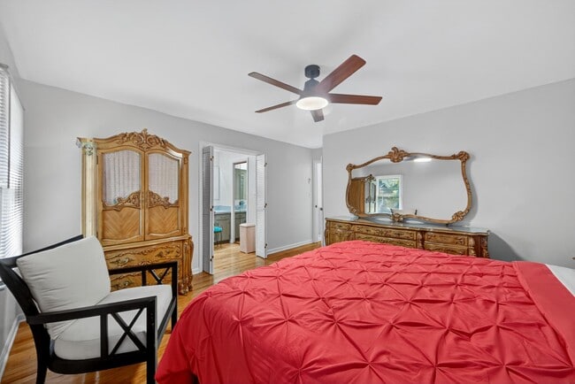 Building Photo - 1353 Secessionville Rd