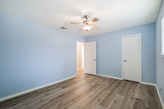 Building Photo - 2815 Arrowhead Dr