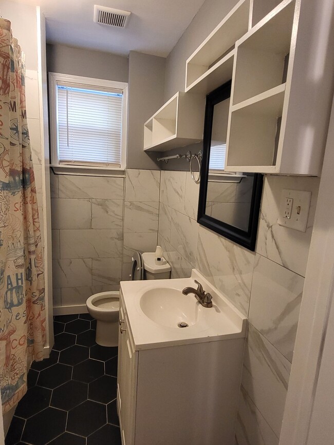 Building Photo - 1607 Cliftview Ave