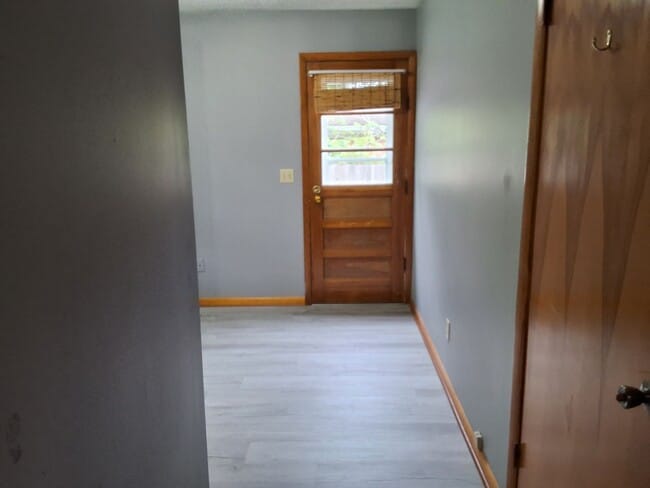 Building Photo - Comfy 2 Bedroom, 2 Bath Duplex located in ...