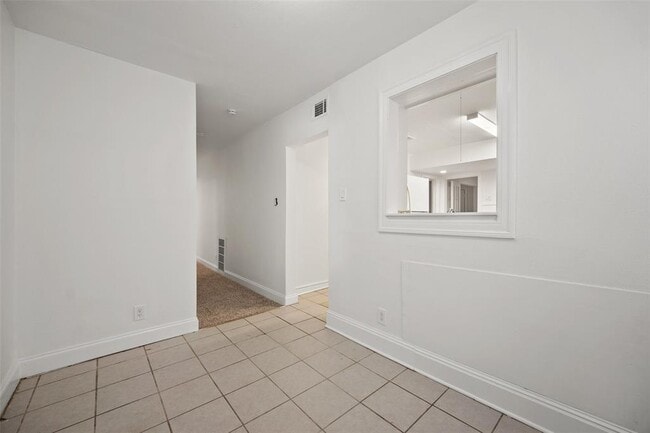 Building Photo - 4605 Harmon Ave