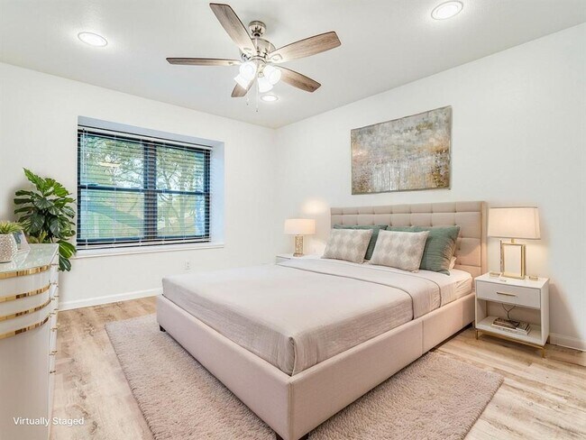 Building Photo - 8305 Summer Side Dr
