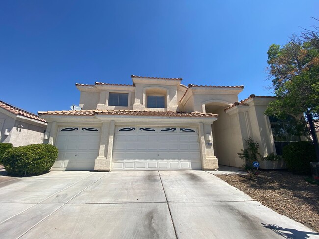 Primary Photo - Great 5 Bedrooms 3.5 bath 3 car garage in ...