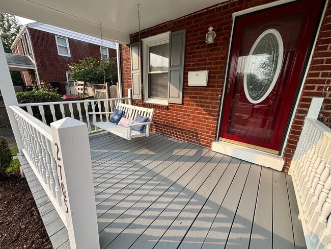 Building Photo - 2705 Fort Dr