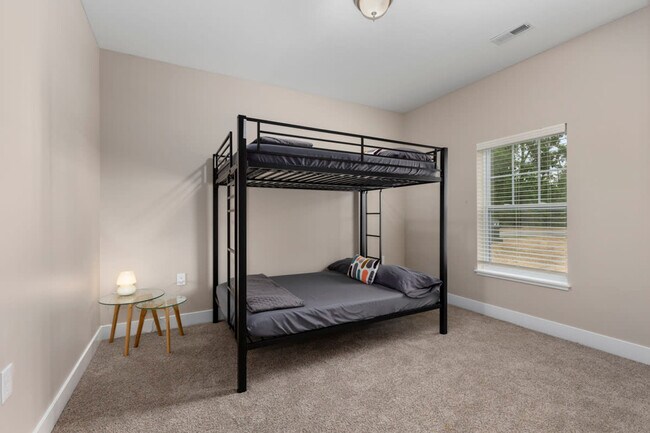 Building Photo - 5859 Zinfandel Ave