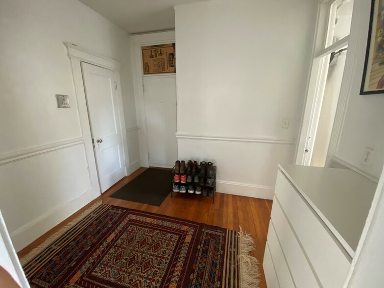 Building Photo - 128 Hemenway St