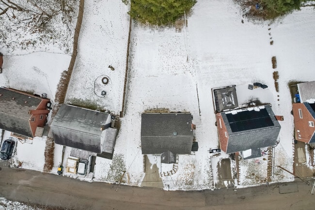 Building Photo - 4484 Scherling St