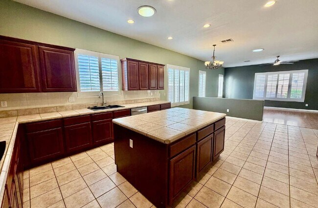 Building Photo - 5916 W Fetlock Trail