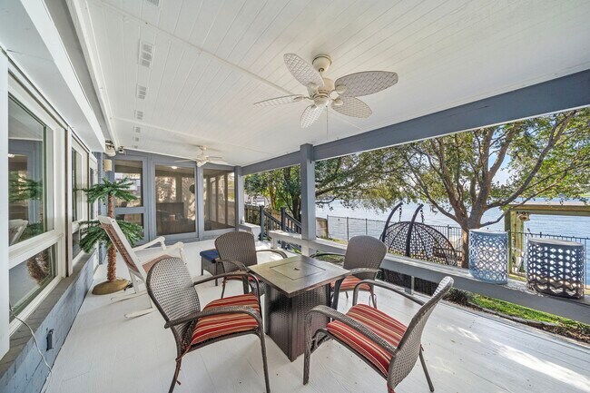 Building Photo - 2913 Beluche Dr