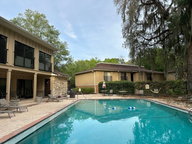 Pool - 507 NW 39th Rd