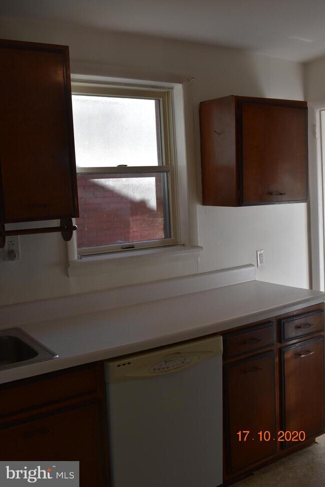 Building Photo - 622 Coates St