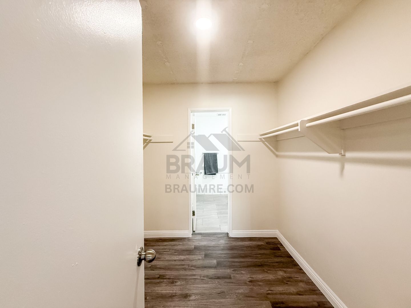 Building Photo - 6041 Whitsett Ave