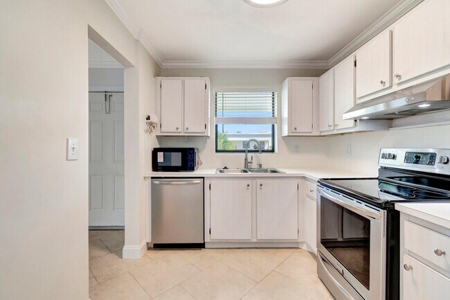 Building Photo - 2395 Jaeger Dr