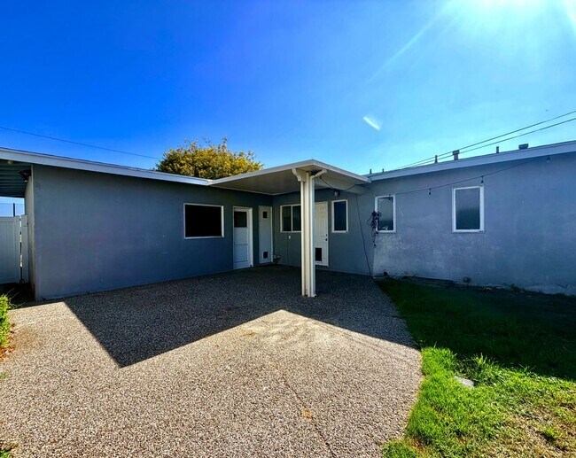 Building Photo - 6350 E Barbanell St