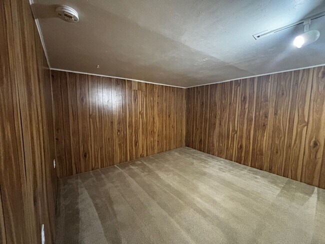 Building Photo - 4 Bedroom 2 Bath Single Family Home In South Cheyenne
