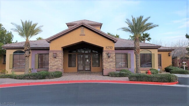 Building Photo - 8250 N Grand Canyon Dr