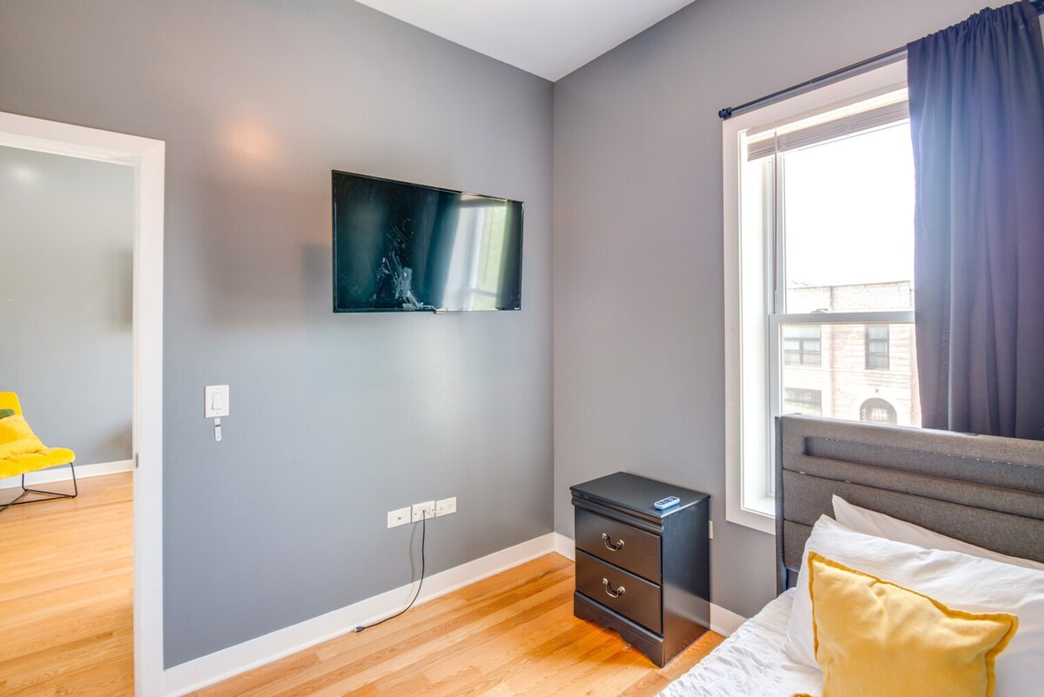 Building Photo - 4241 S Langley Ave