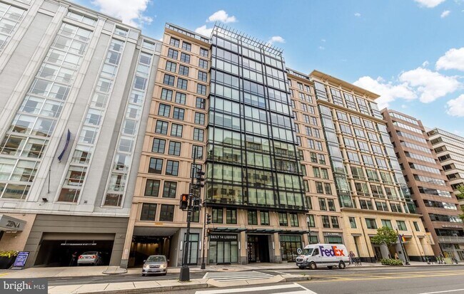 Building Photo - 1133 14th St NW