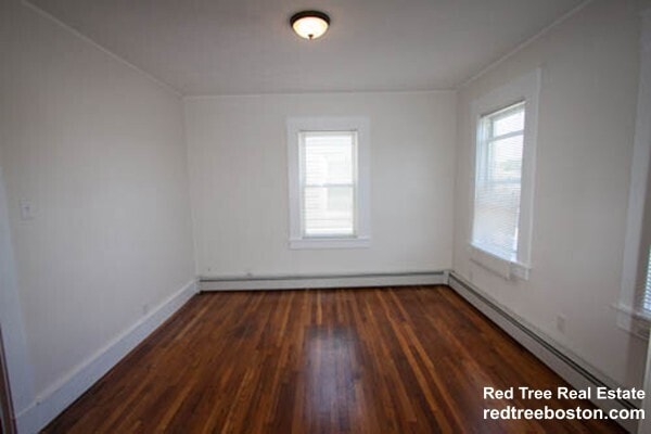 Building Photo - 15 Linden St