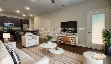 Building Photo - 2 Bedroom Luxury Apartment in the Northland of KCMO