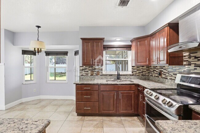 Building Photo - 6018 Brookhill Cir