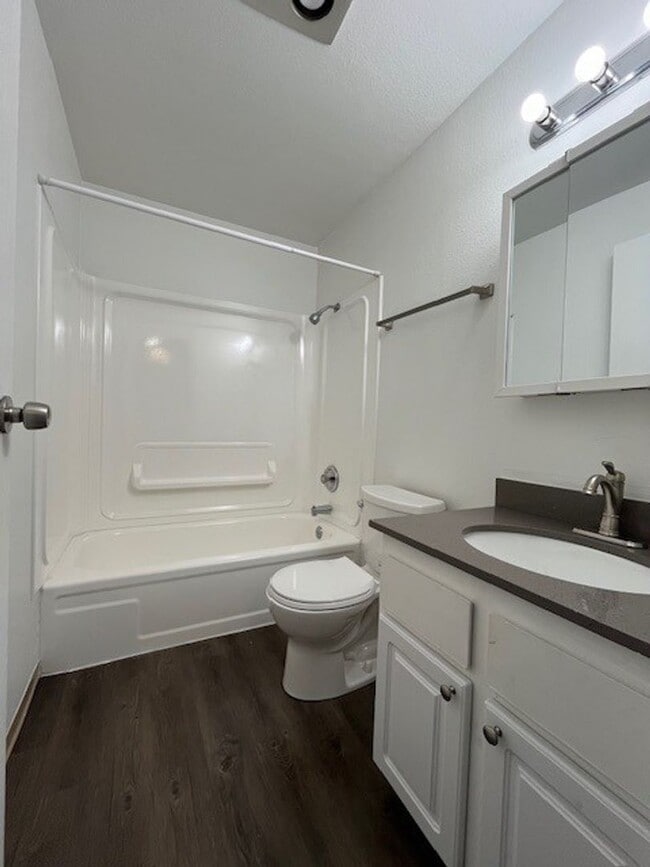 Building Photo - Interlakken Apartments - Bothell - Renovat...