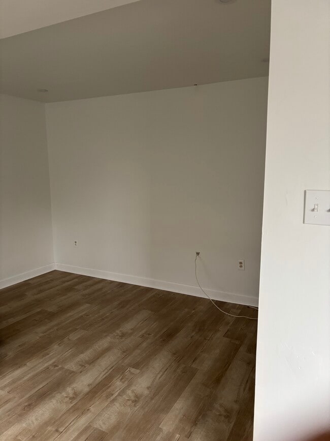 Building Photo - 53 Pinewood Dr