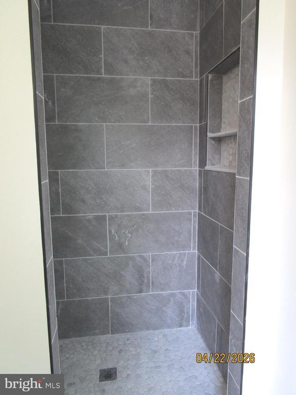 Building Photo - 540 Thompson St